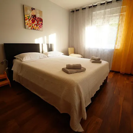 Appartement B Side *